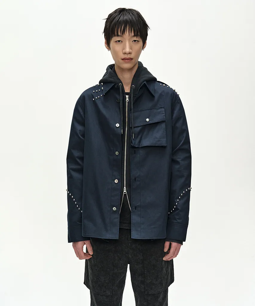 앤더슨벨 (ANDERSSON BELL) ROGHEN STUDDED SHIRT (DARK NAVY)