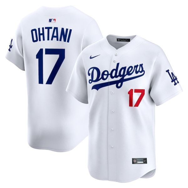 화이트 야구 저지. 가슴에 네이비 Dodgers 필기체 레터링과 레드 17, 소매에 LA 로고 패치, 등판에 OHTANI 17